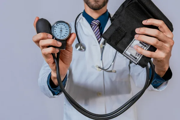 ¿Dónde puedo pedir cita con cardiólogo por WhatsApp en Cuauhtémoc e Iztacalco CDMX?